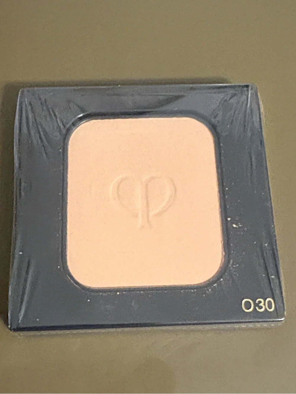 Cle de peau radiant powder foundation refill 🌵O30